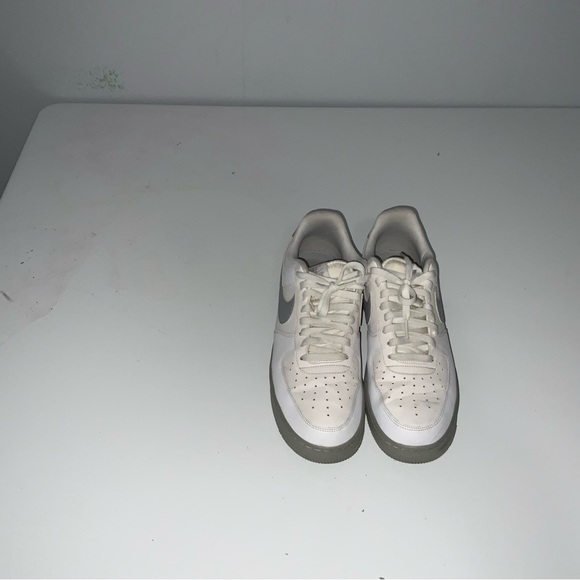 Nike White and Gray Athletic Shoes - Picture 3 of 6